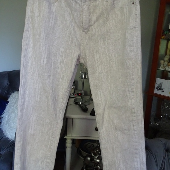 CONRAD C COLLECTION JEANS WITH STRETCH - Picture 2 of 2